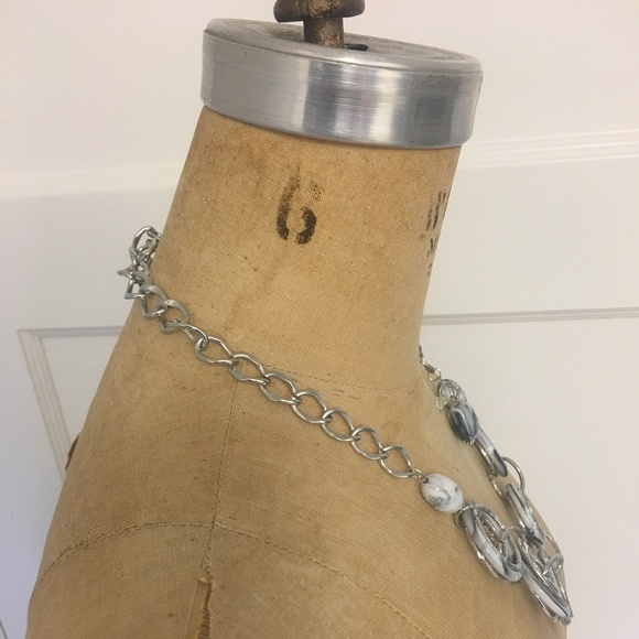 Mix Rings Rendant Necklace with Matching Earring - Picture 3 of 4